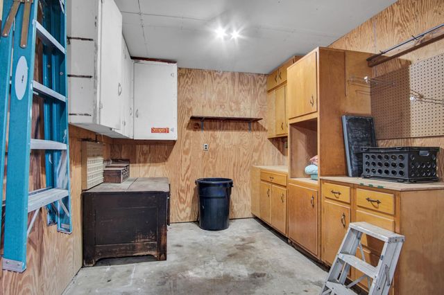 2382 STOVERSTOWN RD, Spring Grove, PA 17362
