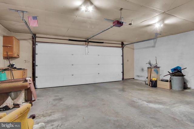 2382 STOVERSTOWN RD, Spring Grove, PA 17362
