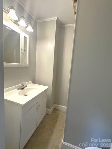 800 Mt Holly Huntersville Road, Charlotte, NC 28214
