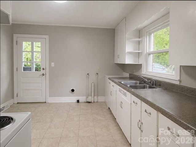 800 Mt Holly Huntersville Road, Charlotte, NC 28214