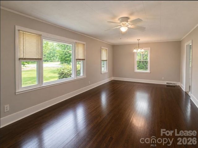800 Mt Holly Huntersville Road, Charlotte, NC 28214