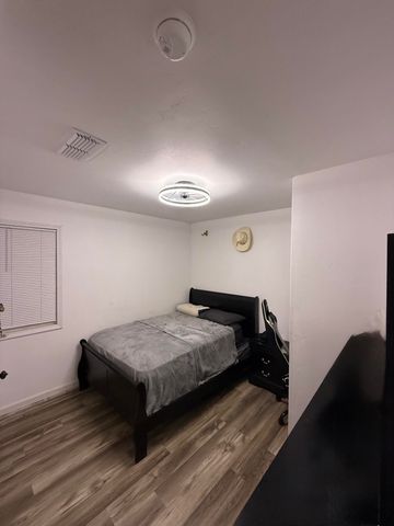 925 W Petunia Street, Farmersville, CA 93223