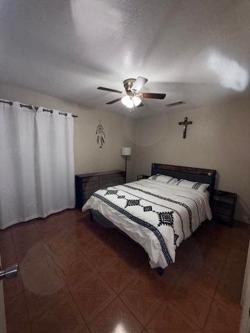 925 W Petunia Street, Farmersville, CA 93223