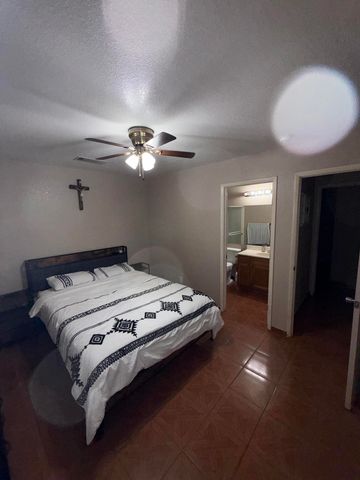 925 W Petunia Street, Farmersville, CA 93223