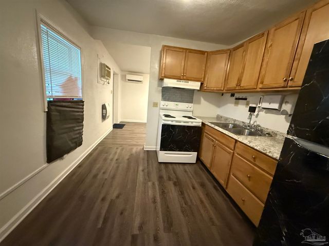 27 Cloverland Ct, Pensacola, FL 32505