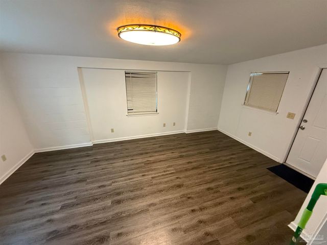 27 Cloverland Ct, Pensacola, FL 32505