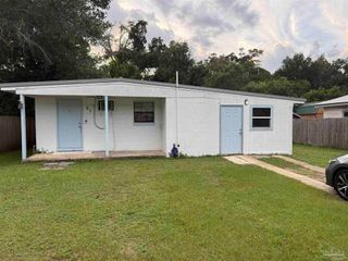 27 Cloverland Ct, Pensacola, FL 32505