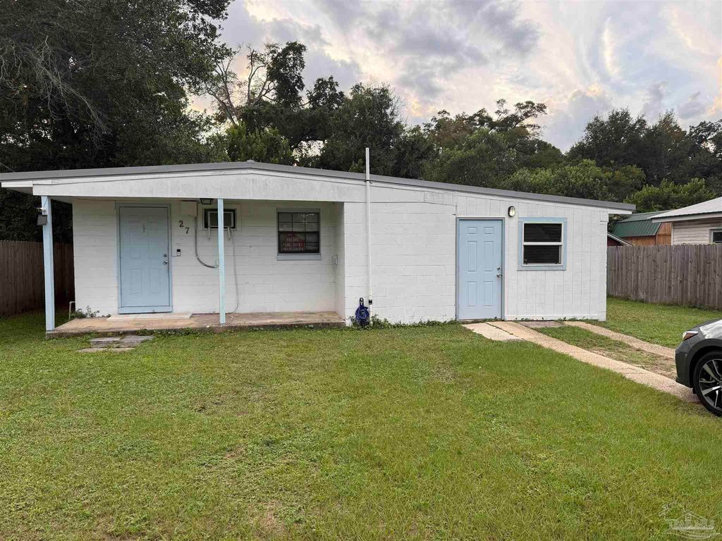 27 Cloverland Ct, Pensacola, FL 32505