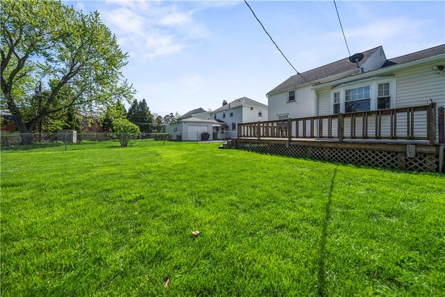 118 Queensboro Road, Irondequoit, NY 14609