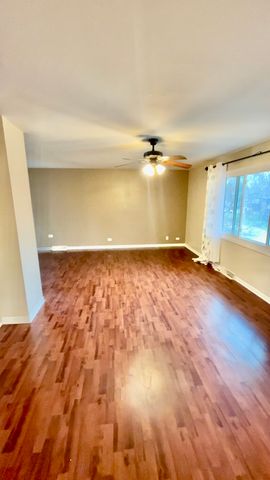 3513 Greenleaf Avenue, Island Lake, IL 60042