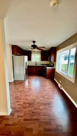 3513 Greenleaf Avenue, Island Lake, IL 60042