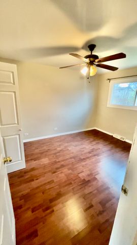 3513 Greenleaf Avenue, Island Lake, IL 60042