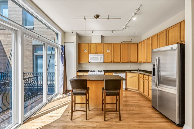 530 N Peoria Street, Chicago, IL 60642
