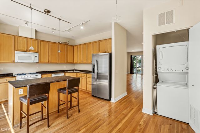 530 N Peoria Street, Chicago, IL 60642