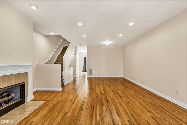 530 N Peoria Street, Chicago, IL 60642