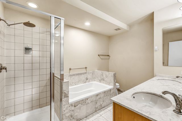 530 N Peoria Street, Chicago, IL 60642