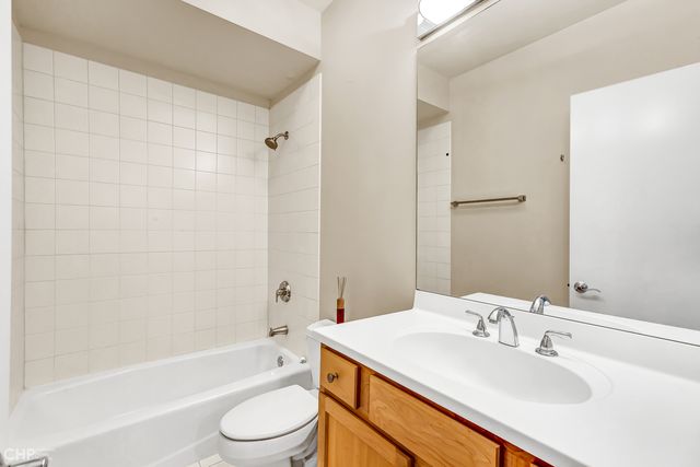 530 N Peoria Street, Chicago, IL 60642