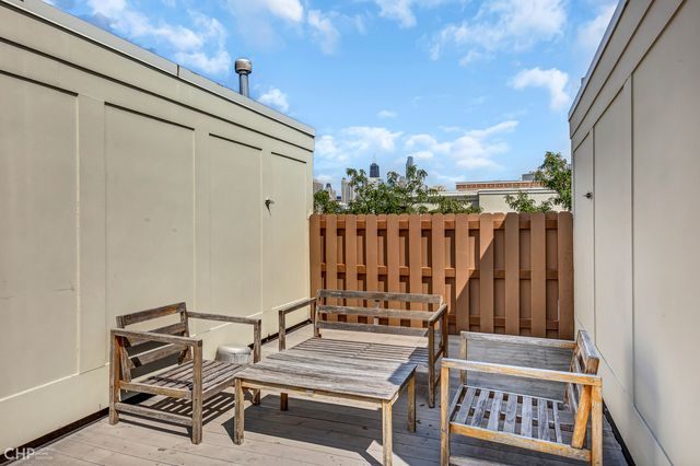 530 N Peoria Street, Chicago, IL 60642