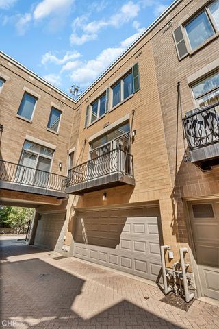 530 N Peoria Street, Chicago, IL 60642