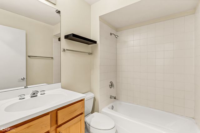 530 N Peoria Street, Chicago, IL 60642