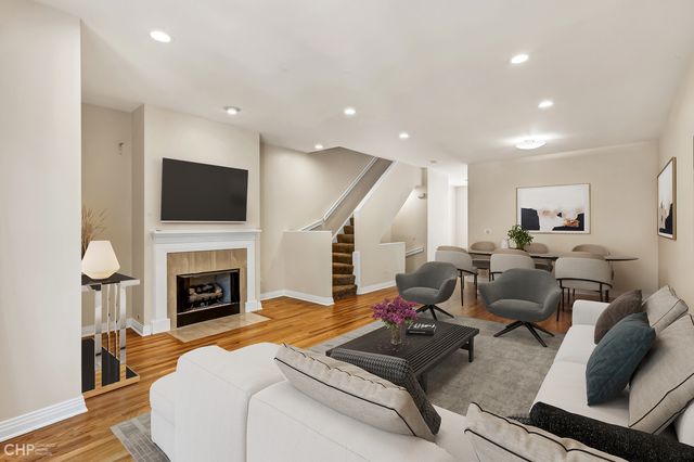 530 N Peoria Street, Chicago, IL 60642