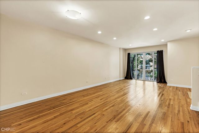 530 N Peoria Street, Chicago, IL 60642