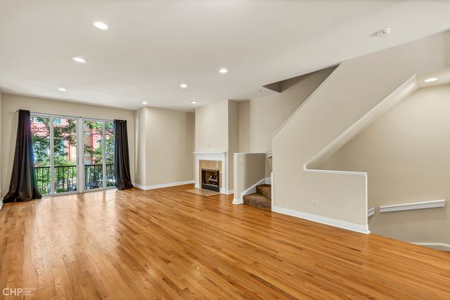 530 N Peoria Street, Chicago, IL 60642