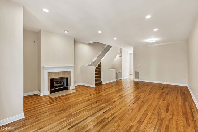 530 N Peoria Street, Chicago, IL 60642