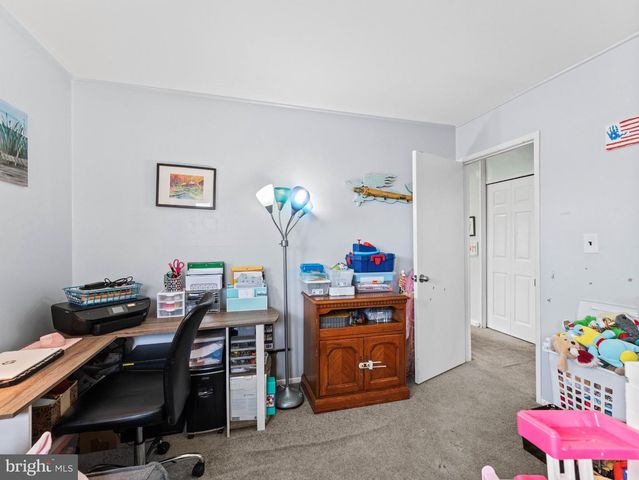 21 VIEWPOINT, Levittown, PA 19054