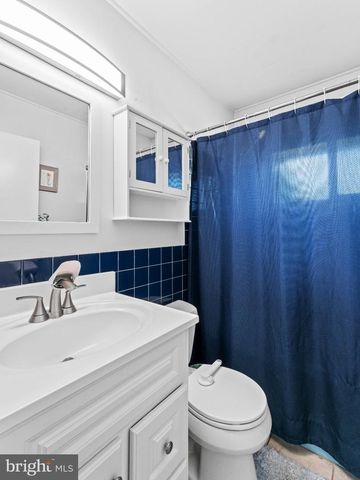 21 VIEWPOINT, Levittown, PA 19054