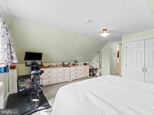 21 VIEWPOINT, Levittown, PA 19054