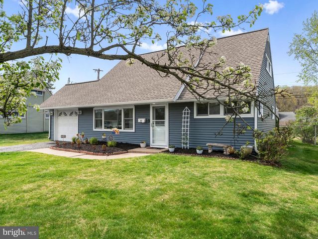 21 VIEWPOINT, Levittown, PA 19054