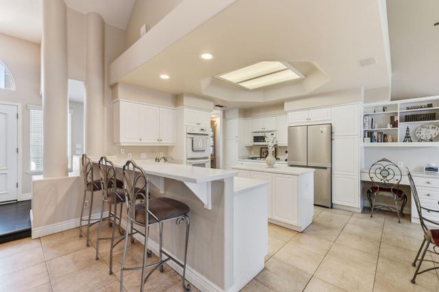 4943 W Minarets Avenue, Fresno, CA 93722