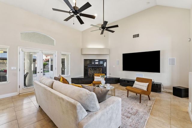 4943 W Minarets Avenue, Fresno, CA 93722