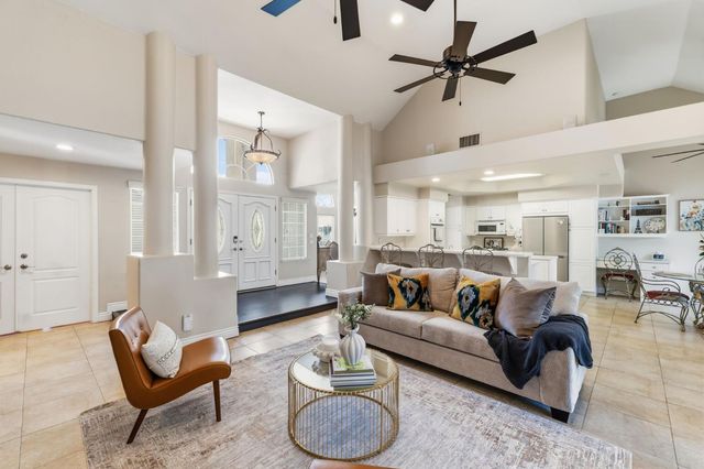 4943 W Minarets Avenue, Fresno, CA 93722