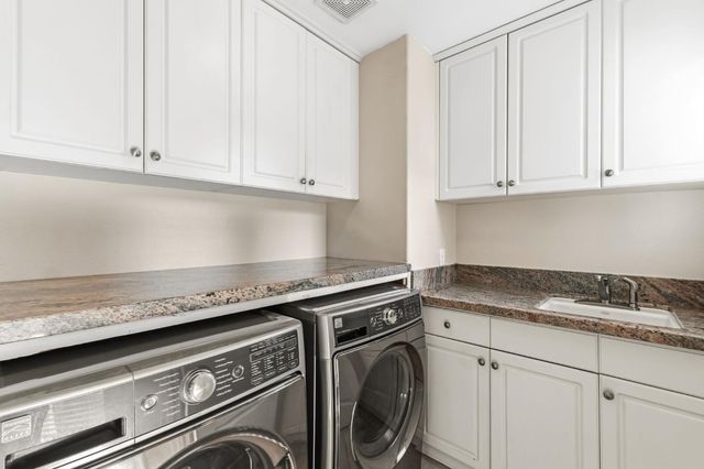 4943 W Minarets Avenue, Fresno, CA 93722