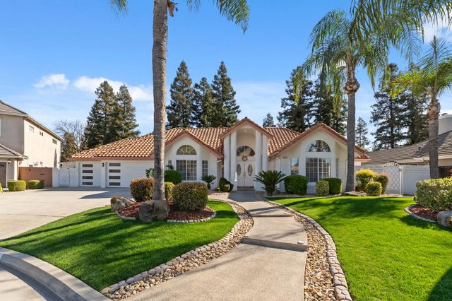 4943 W Minarets Avenue, Fresno, CA 93722