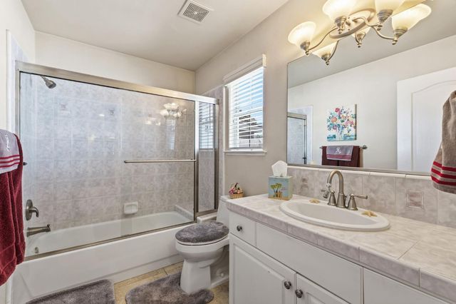 4943 W Minarets Avenue, Fresno, CA 93722