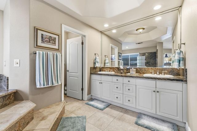 4943 W Minarets Avenue, Fresno, CA 93722