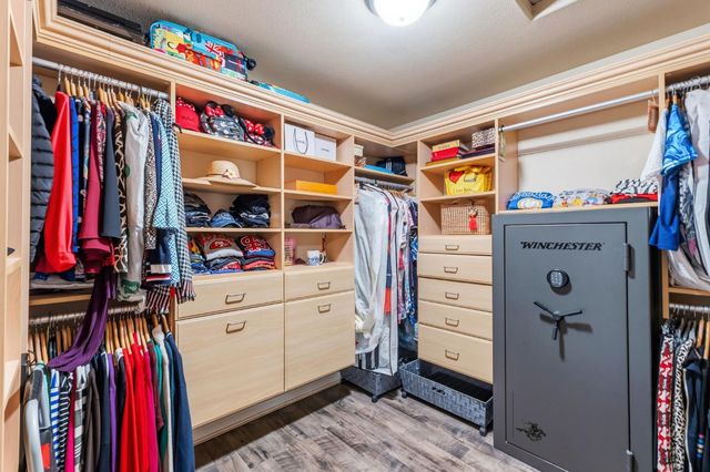 4943 W Minarets Avenue, Fresno, CA 93722