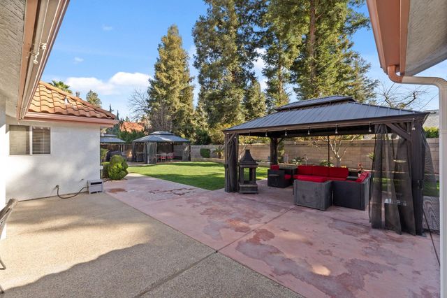 4943 W Minarets Avenue, Fresno, CA 93722