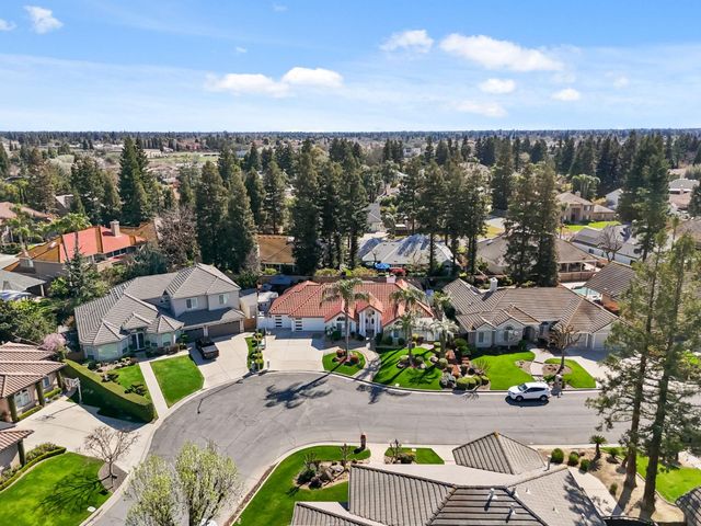 4943 W Minarets Avenue, Fresno, CA 93722