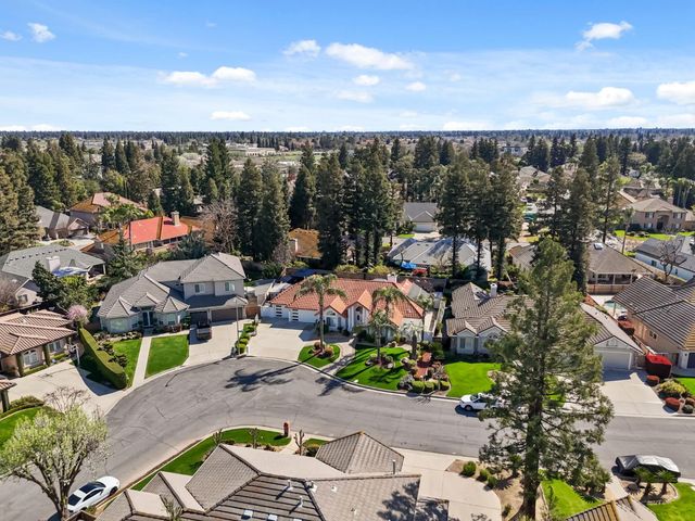 4943 W Minarets Avenue, Fresno, CA 93722