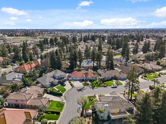4943 W Minarets Avenue, Fresno, CA 93722