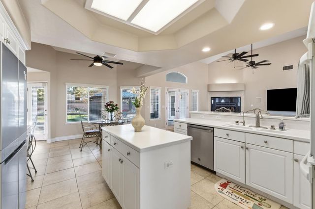 4943 W Minarets Avenue, Fresno, CA 93722