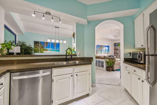 4304 BAY CLUB CIRCLE 4304, Tampa, FL 33607
