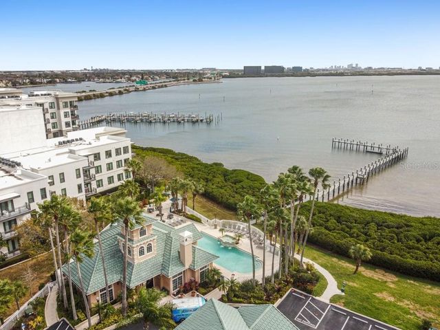 4304 BAY CLUB CIRCLE 4304, Tampa, FL 33607