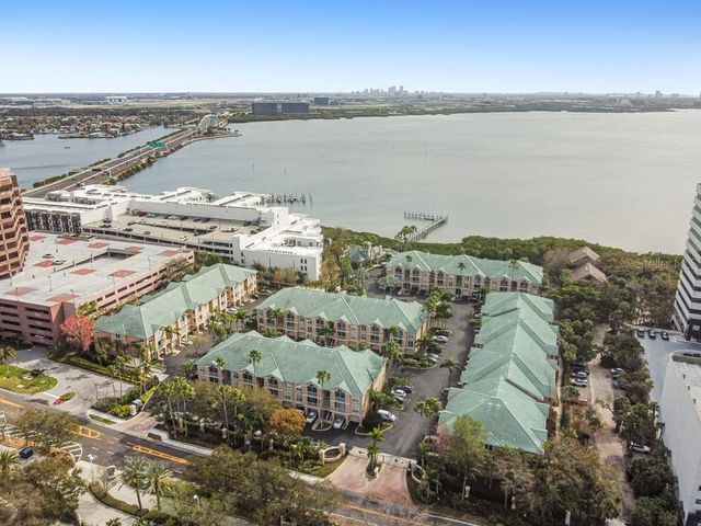4304 BAY CLUB CIRCLE 4304, Tampa, FL 33607