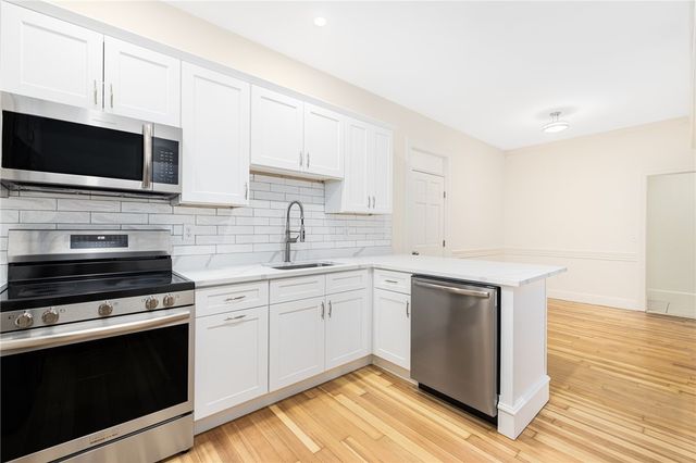 54 Sutton Street 3, Providence, RI 02903