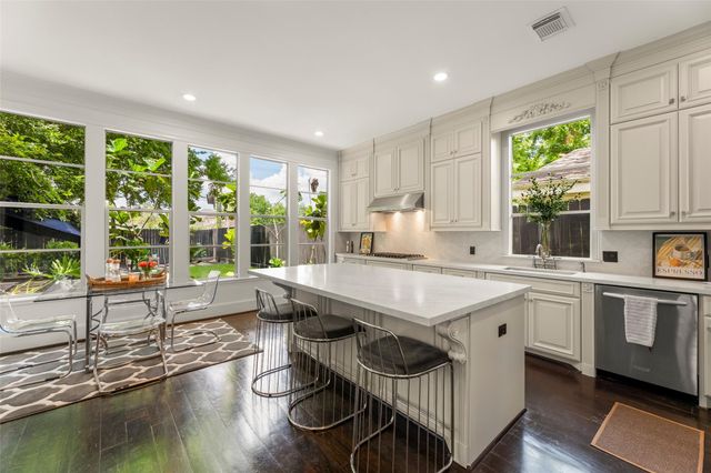 6236 Community Drive, Houston, TX 77005